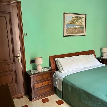 Oda ve Kahvaltı Il Nido Portici