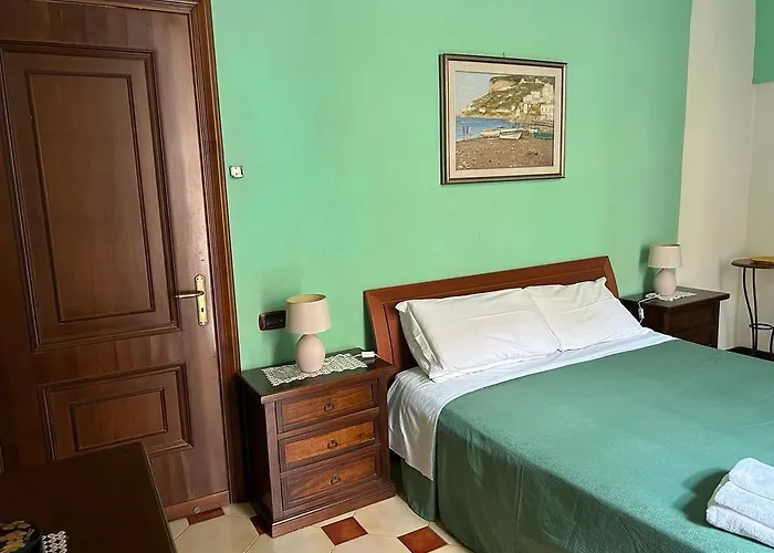 Oda ve Kahvaltı Il Nido Portici